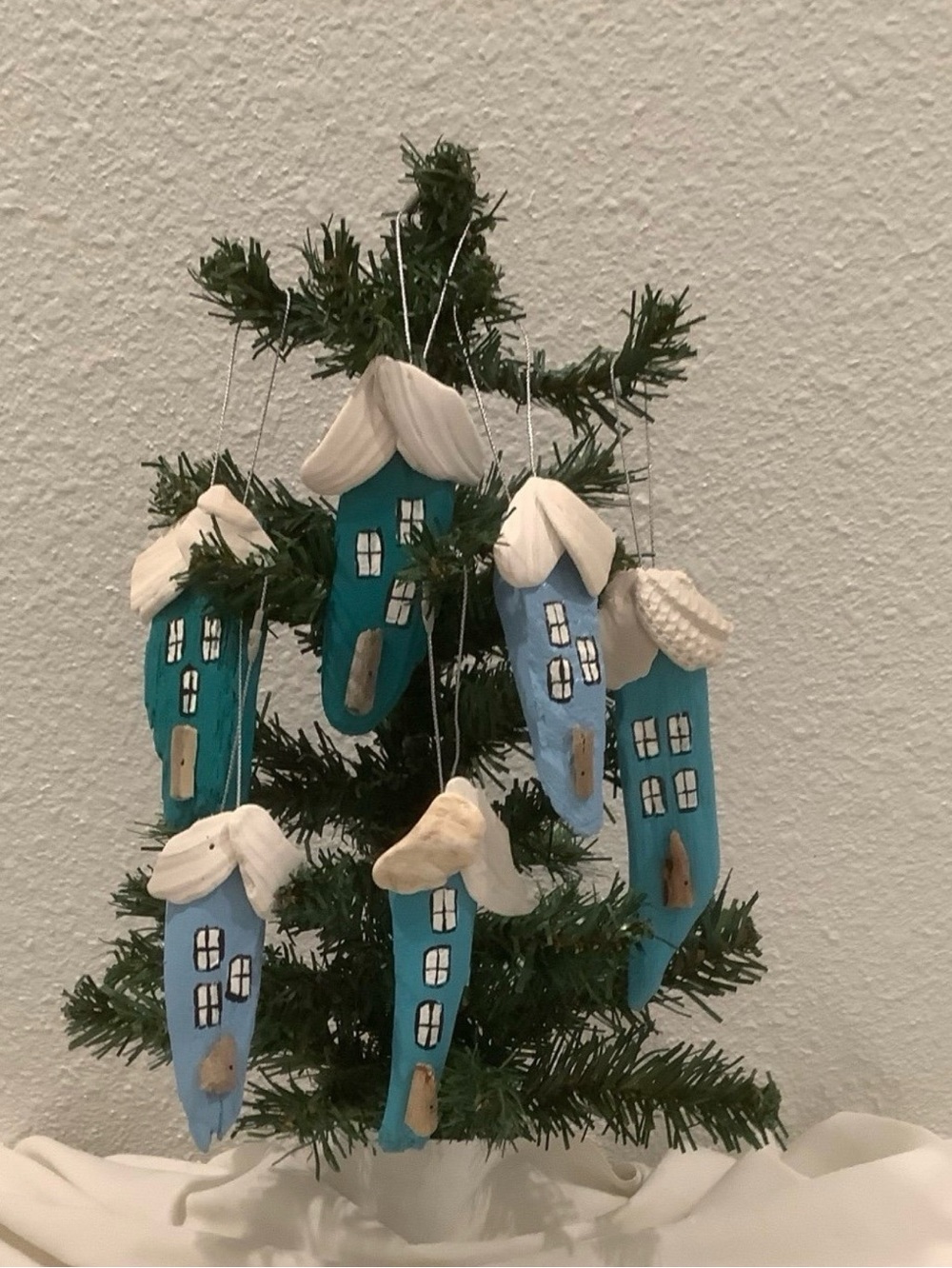 Driftwood Beach Houses With Seashell Roofs, Driftwood Christmas Ornaments